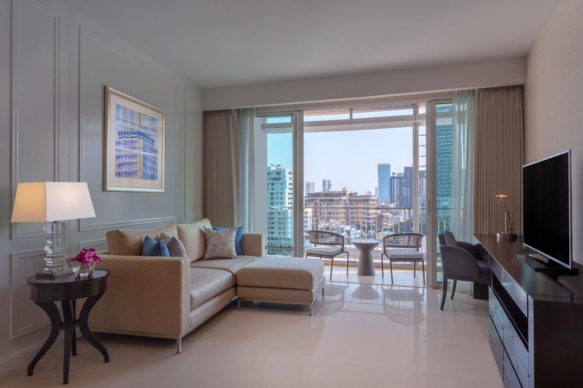 Dusit Suites Hotel Ratchadamri, Бангкок Экстерьер фото Living room