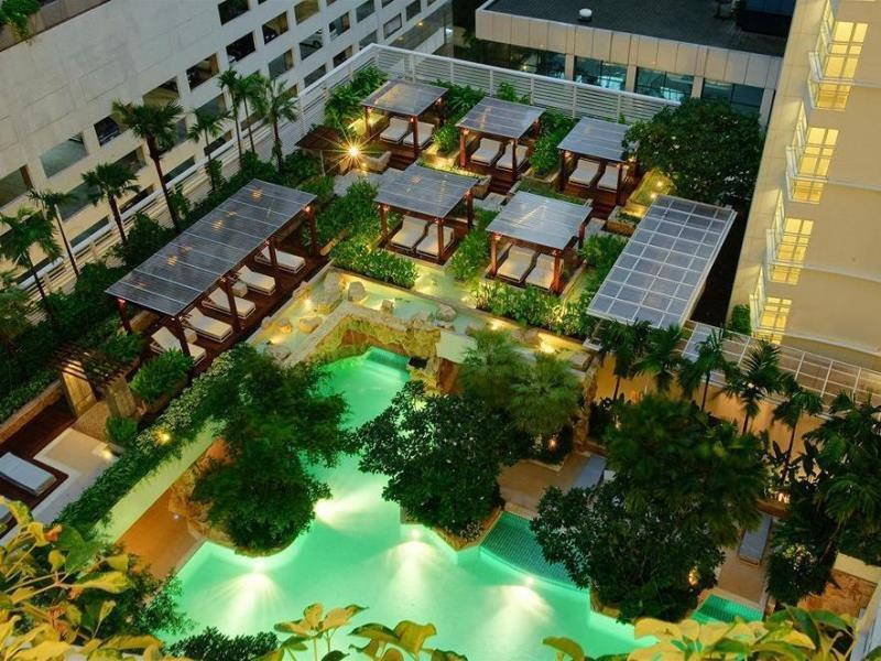 Dusit Suites Hotel Ratchadamri, Бангкок Удобства фото The resort's interior courtyard