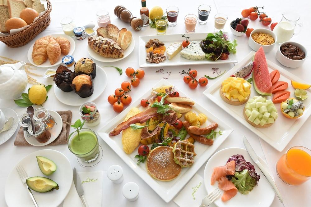 Dusit Suites Hotel Ratchadamri, Бангкок Экстерьер фото Turkish breakfast